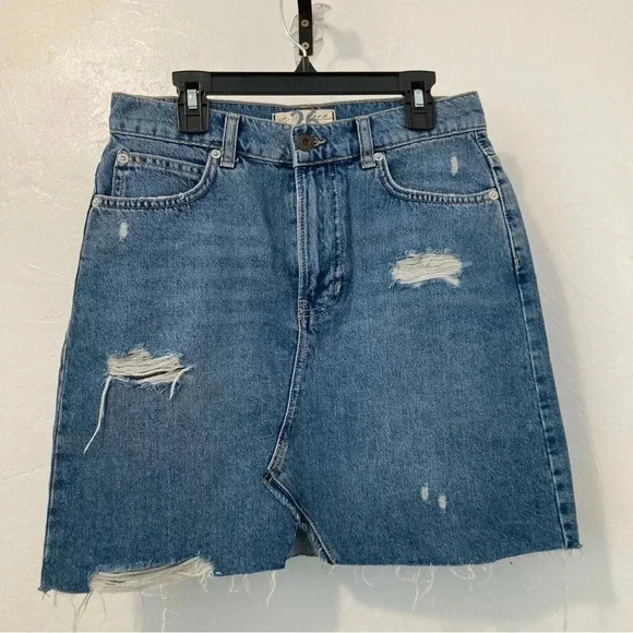 We The Free People Women's Sz 26 Jean Skirt Distressed Frayed - Picture 2 of 9
